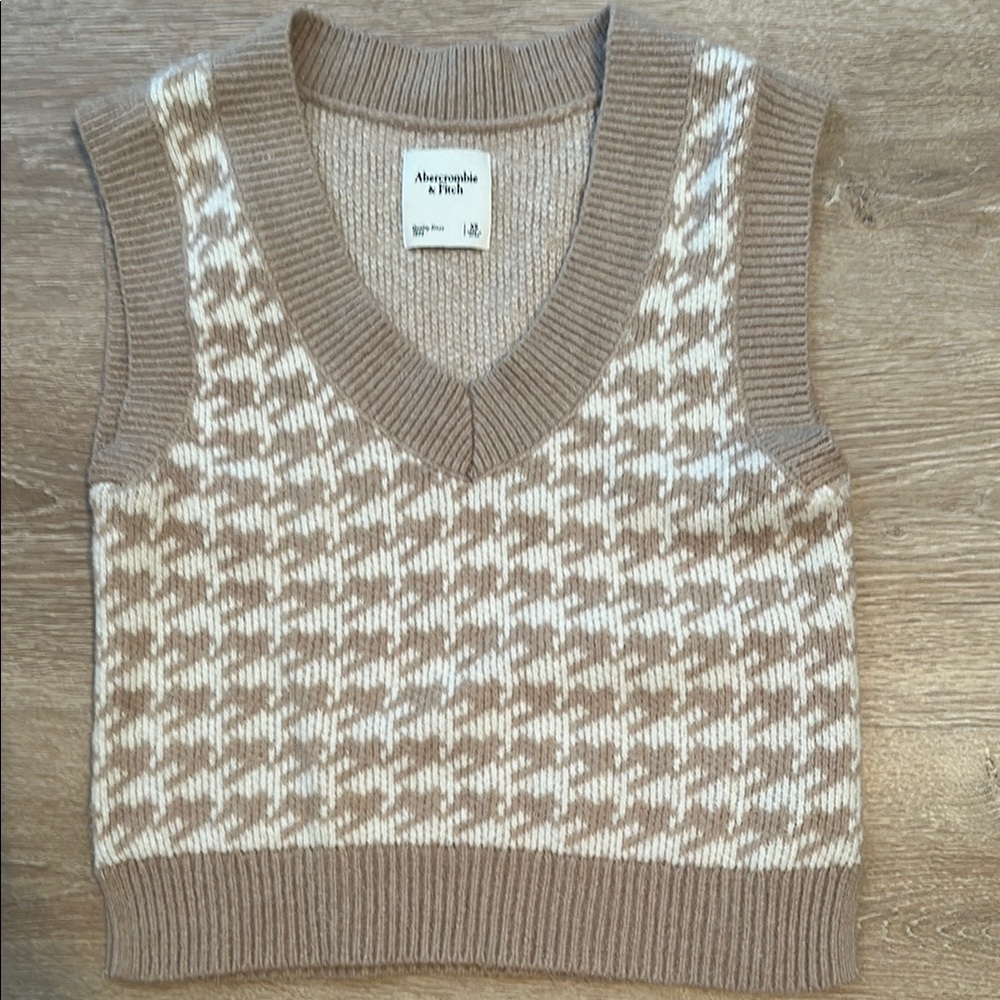 Abercrombie & Fitch Tan V-Neck Sweater